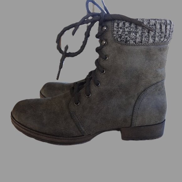 Just Fab Nyaling women's size 9 Grey ankle boot, faux leather, heel top sock - Picture 1 of 14
